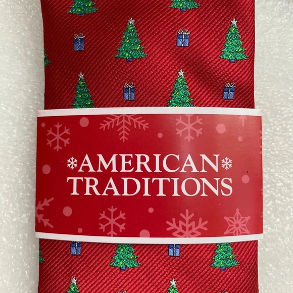 American Traditions Christmas Tree Necktie - Picture 3 of 4